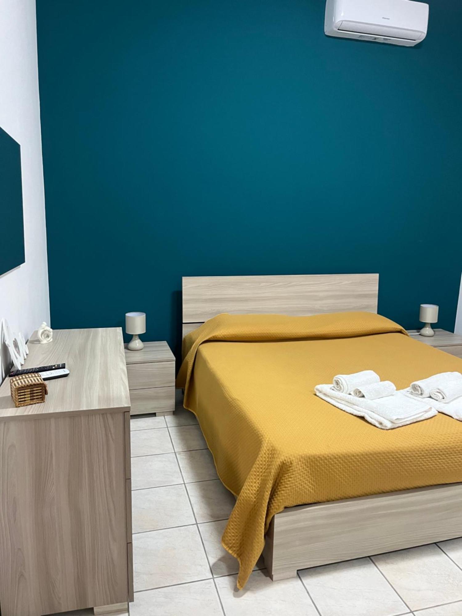 Joya Apartament Taranto Exterior photo